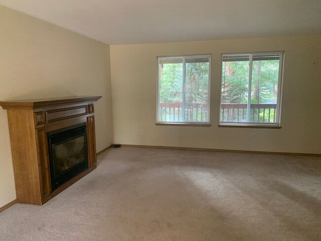 Building Photo - Splendid 3-bdr/2.5 bath home in the beautiful Buck Run Community in Sisters, OR!