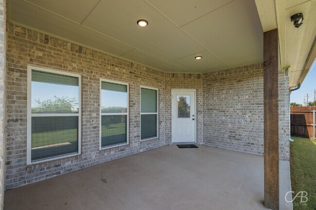 Building Photo - For Lease