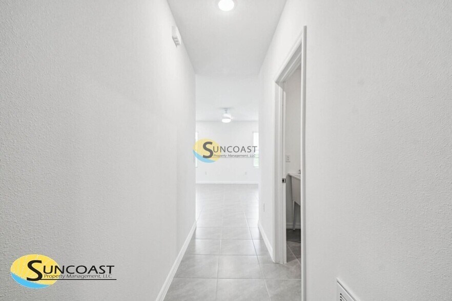 Building Photo - 8271 N Wakefield Dr