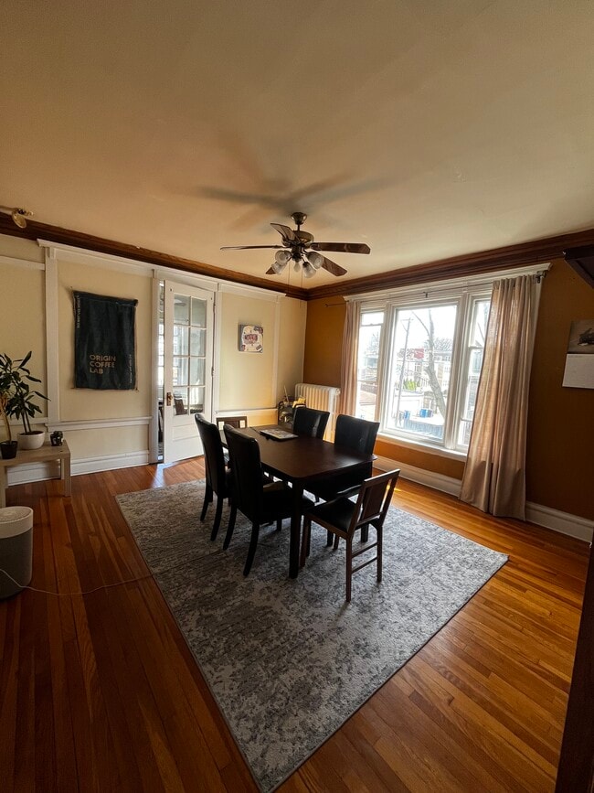 Building Photo - 6535 N Bosworth Ave