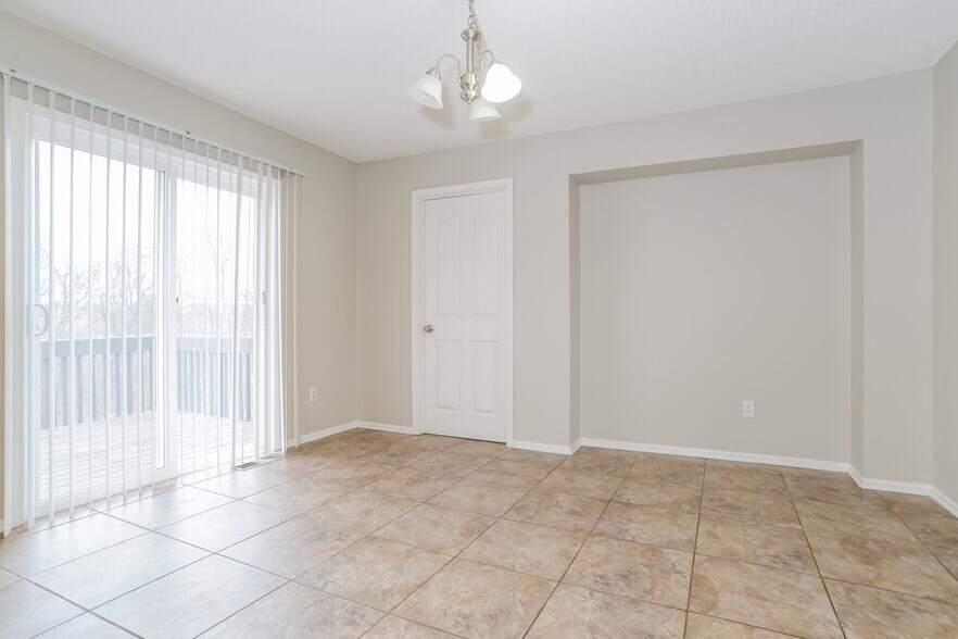 Building Photo - 712 Hibiscus Cir