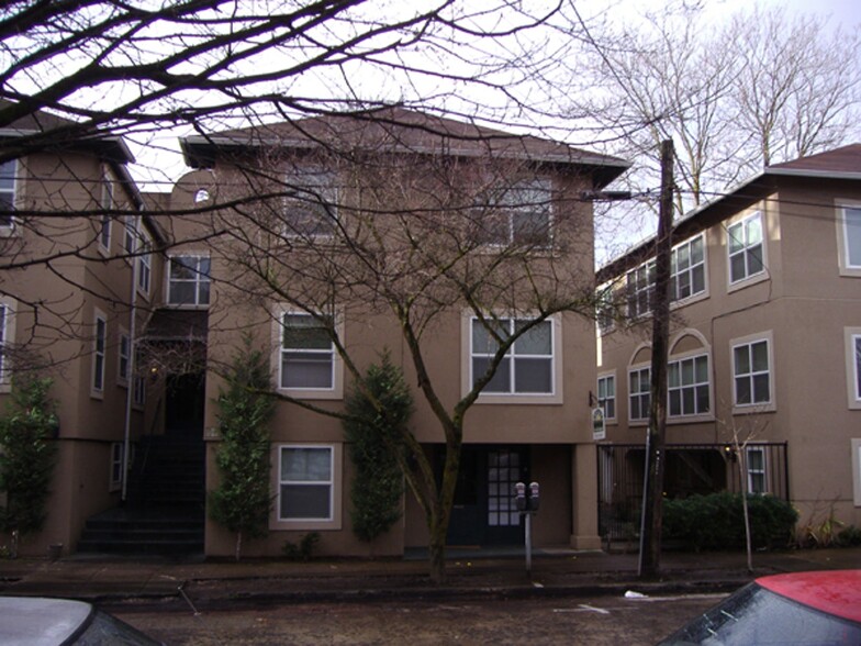 Building Photo - 730 NE Weidler St
