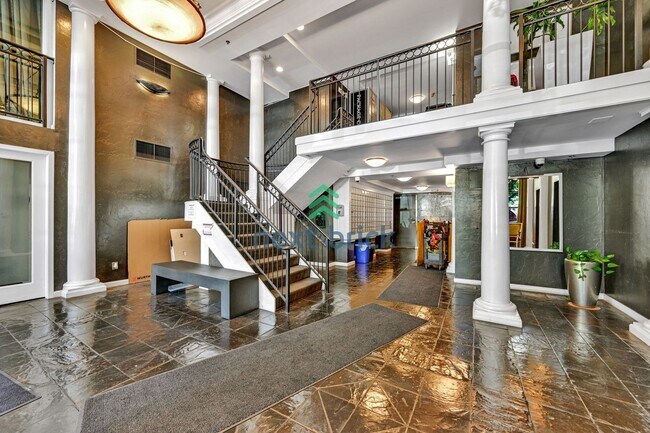 Building Photo - Modern Studio in the Heart of Seattle For ...