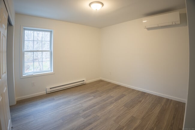 Building Photo - 154 Grove Ave