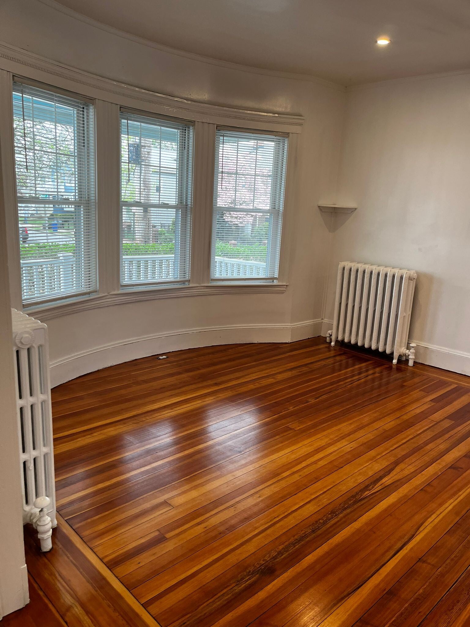 living room - 279 E Squantum St