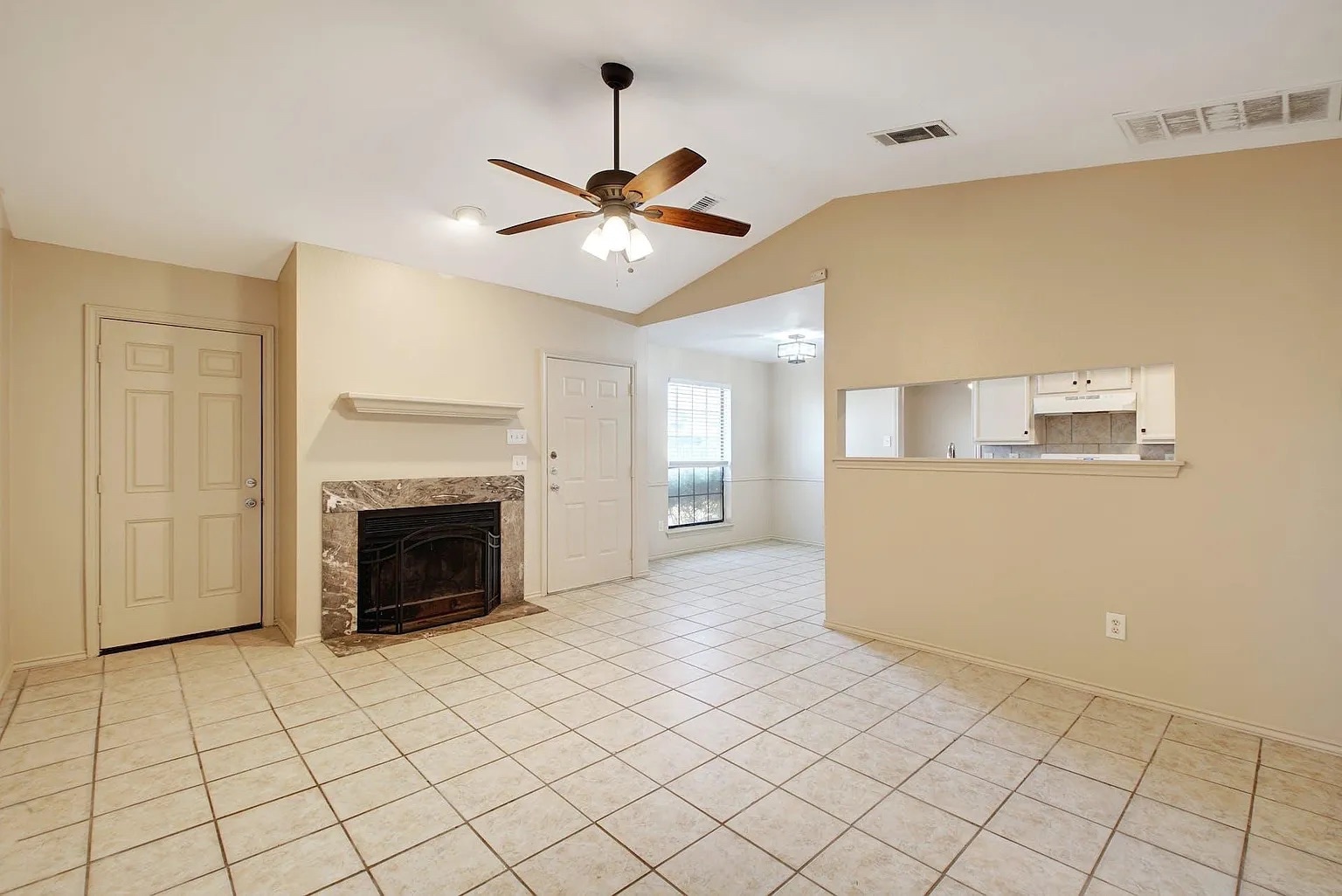 Building Photo - Room in Duplex on Luther Dr