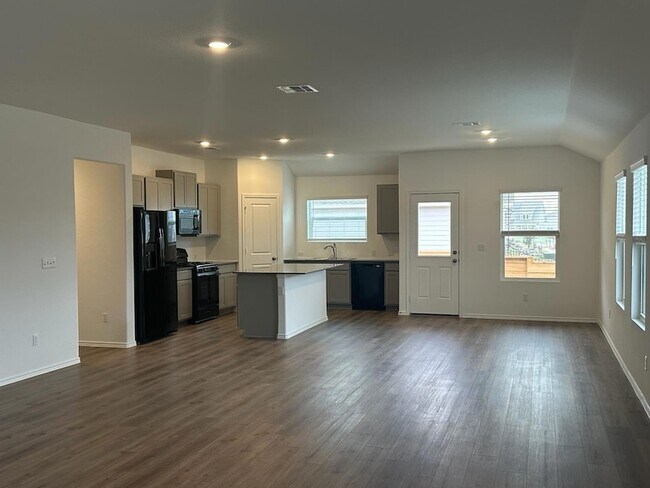 Building Photo - 346 Carmello