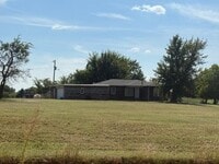 Building Photo - 8901 Rolling Meadows Dr