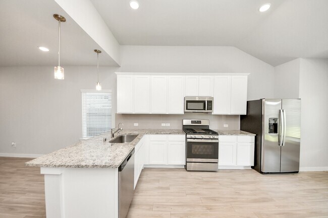 Building Photo - 21650 Wave Holw Dr