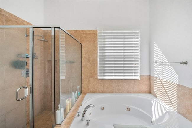 Building Photo - 911 McKinney Park Ln