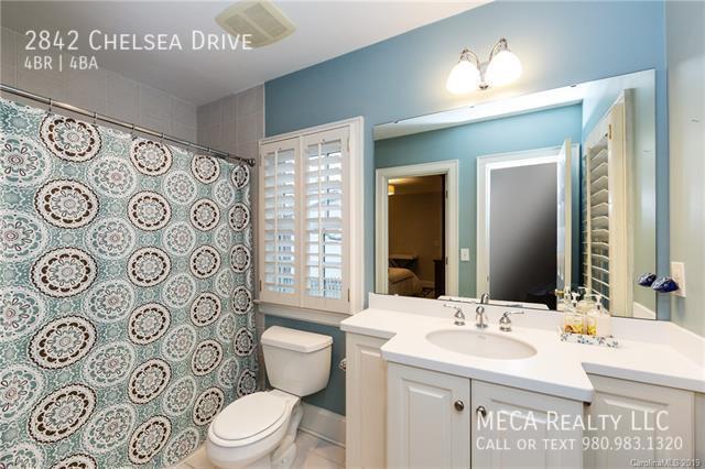 Building Photo - 2842 Chelsea Dr