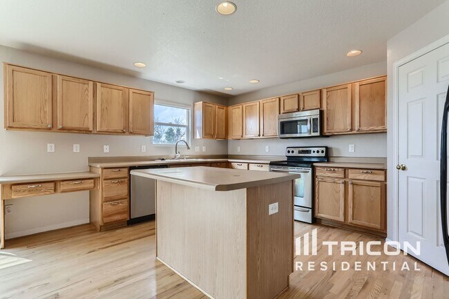 Building Photo - 10191 Altura St