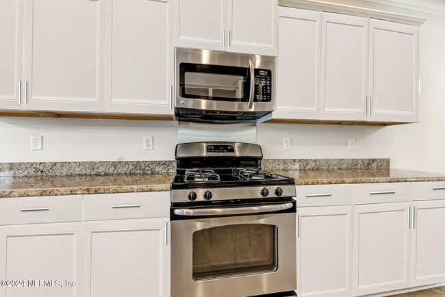 Building Photo - 500 Howland Drive