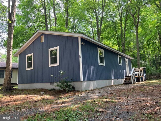 Building Photo - 13 Robin Hood Trail