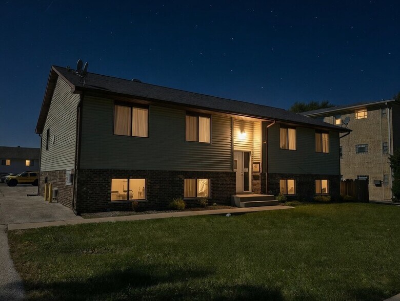 Building Photo - 1040 S York Rd