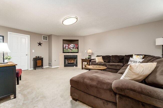 Building Photo - 8196 Echo Spring Dr