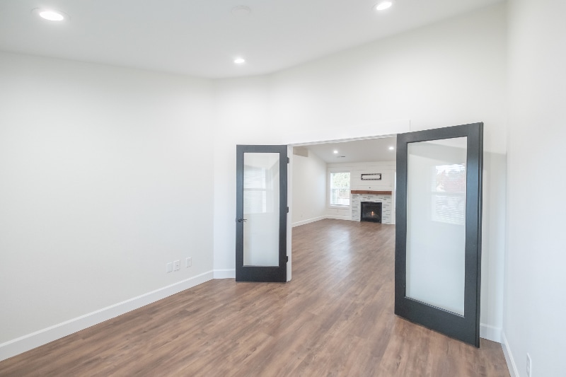 Building Photo - 918 NE Oakmont Loop