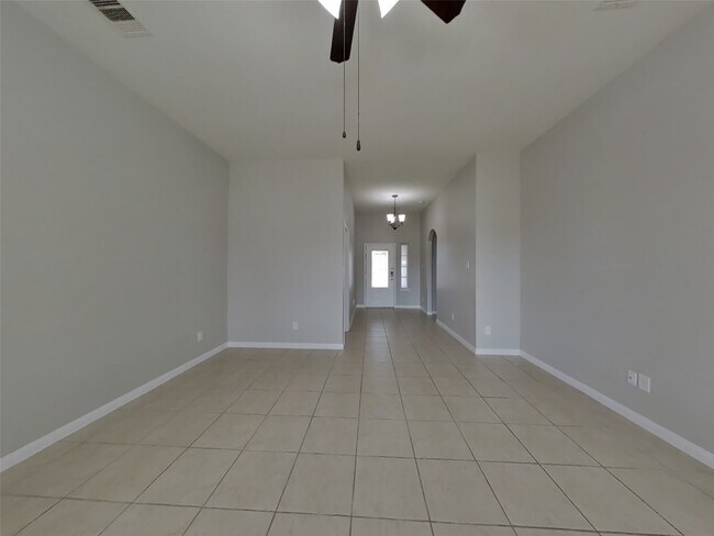 Building Photo - 7627 Daisy Port Ln