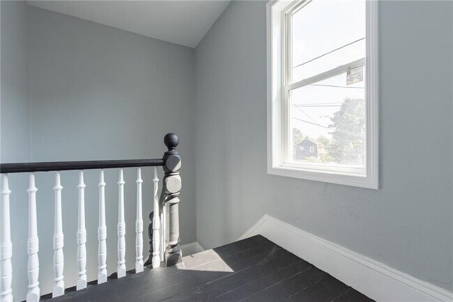 Building Photo - 49 Hollis St