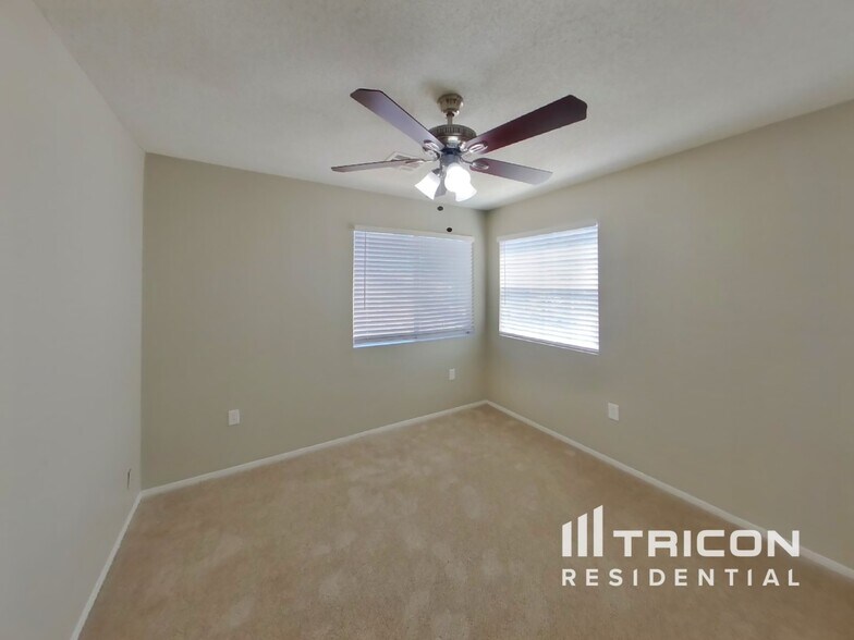 Building Photo - 6842 N 78th Ave
