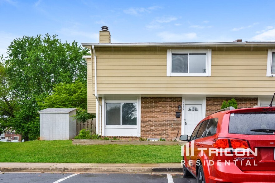 Primary Photo - 13032 Thyme Ct