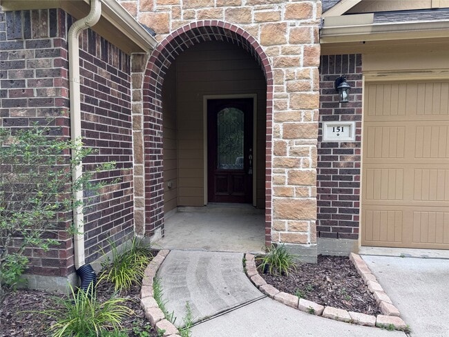 Building Photo - 151 Forest Heights Ln