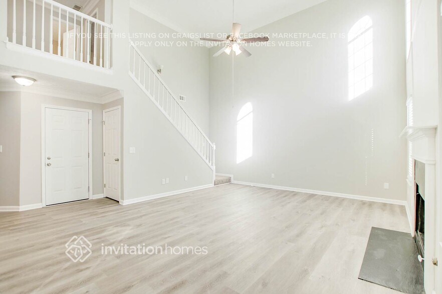 Building Photo - 4558 Carriage Park Dr