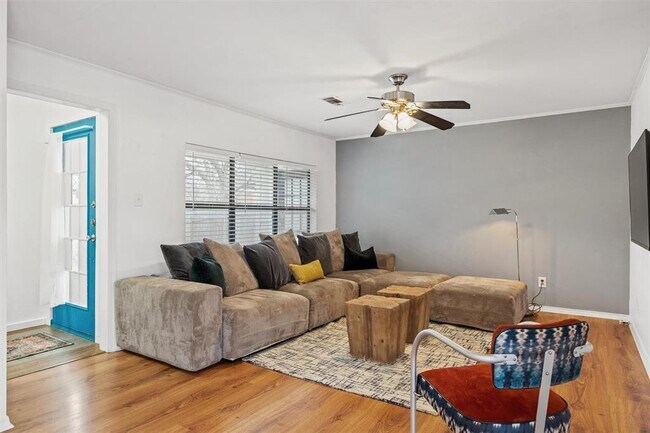 Building Photo - 1118 Fisher St