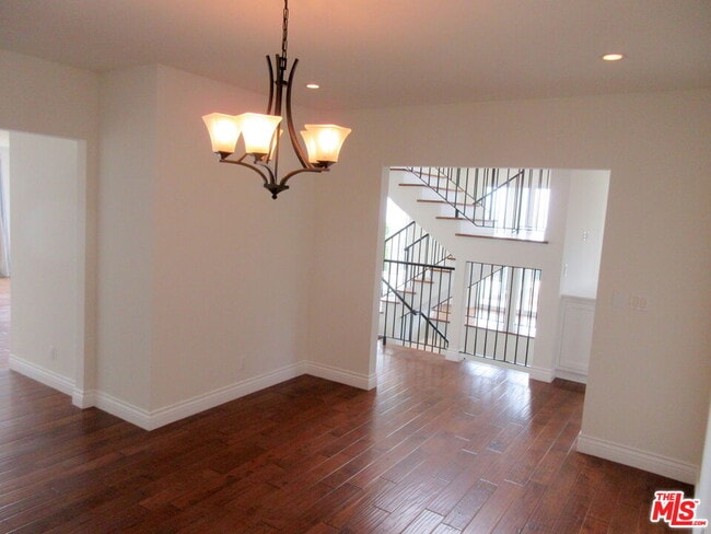 Building Photo - 7012 Birdview Ave