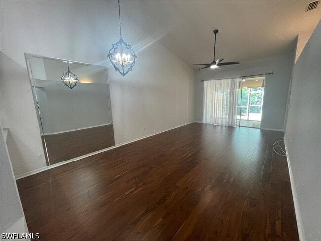 Building Photo - 5708 Greenwood Cir