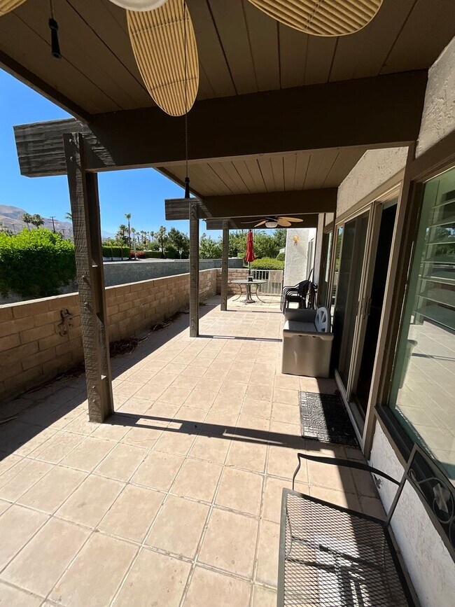 Building Photo - 1702 Capri Cir