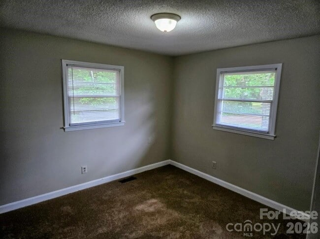 Building Photo - 1221 Auten Rd