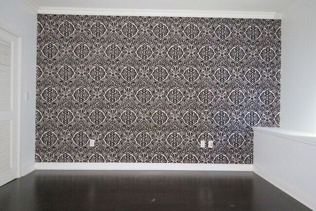 Building Photo - 2 bedroom at the BEACON