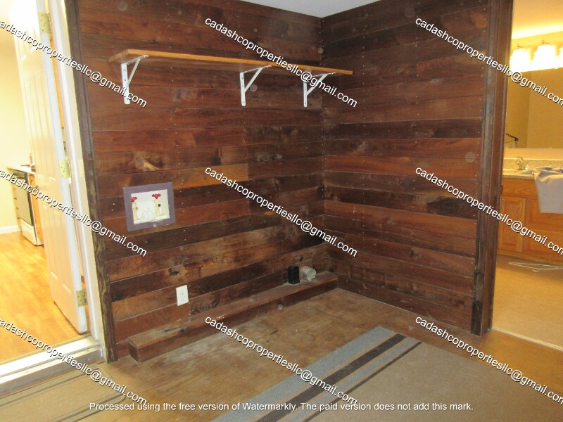 Building Photo - 206 W Poplar St