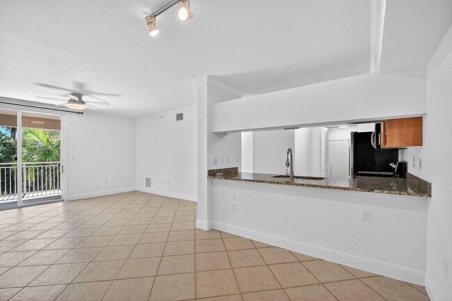 Building Photo - 6511 Emerald Dunes Dr