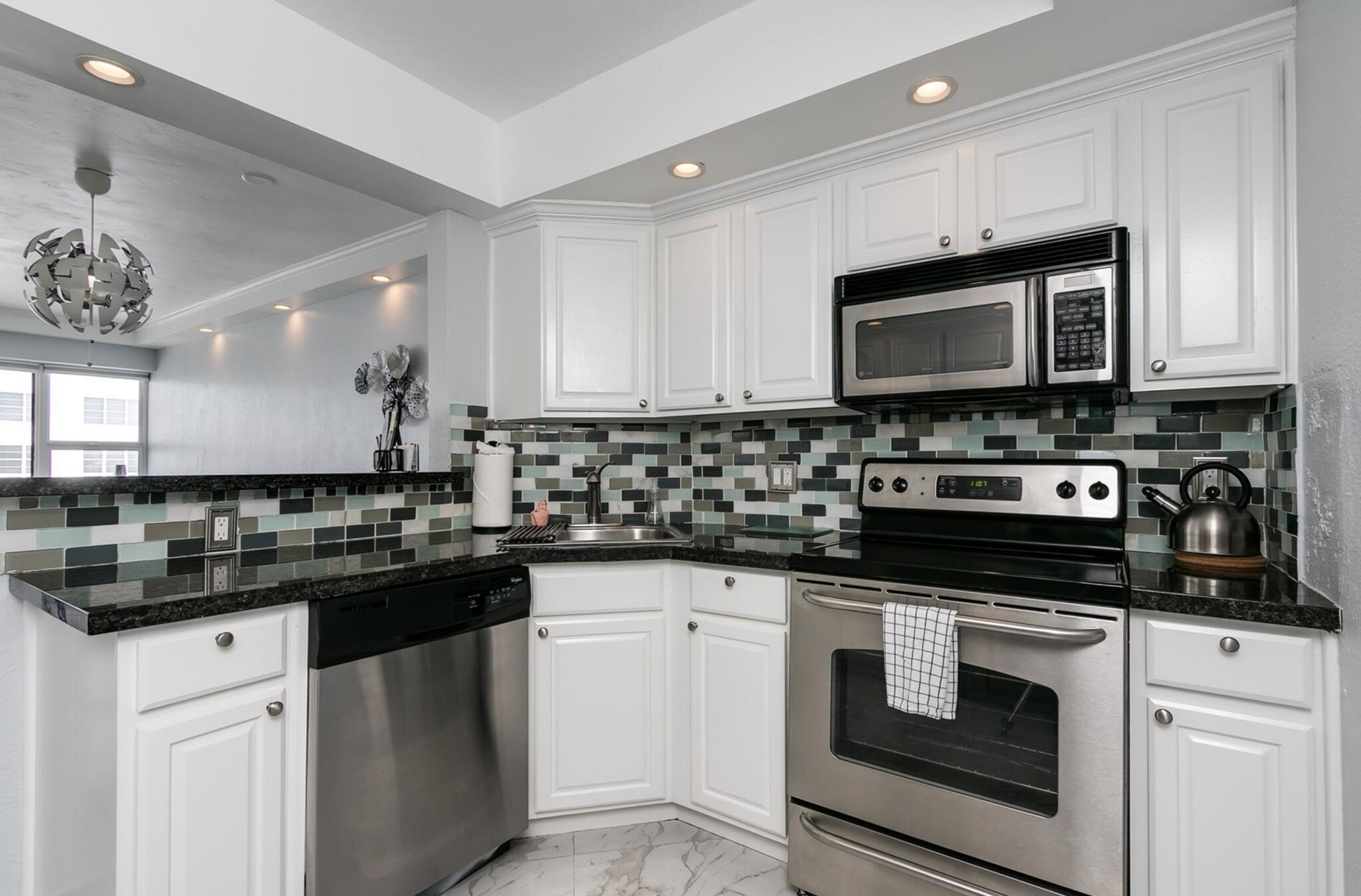 Building Photo - 3700 Galt Ocean Dr