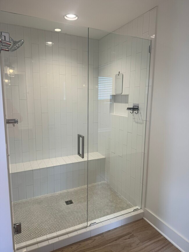 Building Photo - 1822 16th Ave N