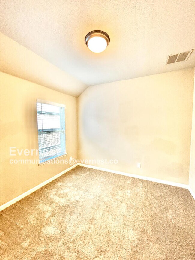 Building Photo - 2412 Bathwick Ln