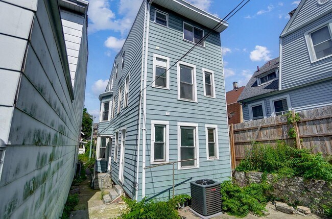 Building Photo - 2228 Reading Rd