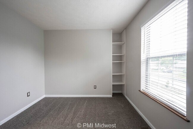 Building Photo - 860 Sable Ridge Dr