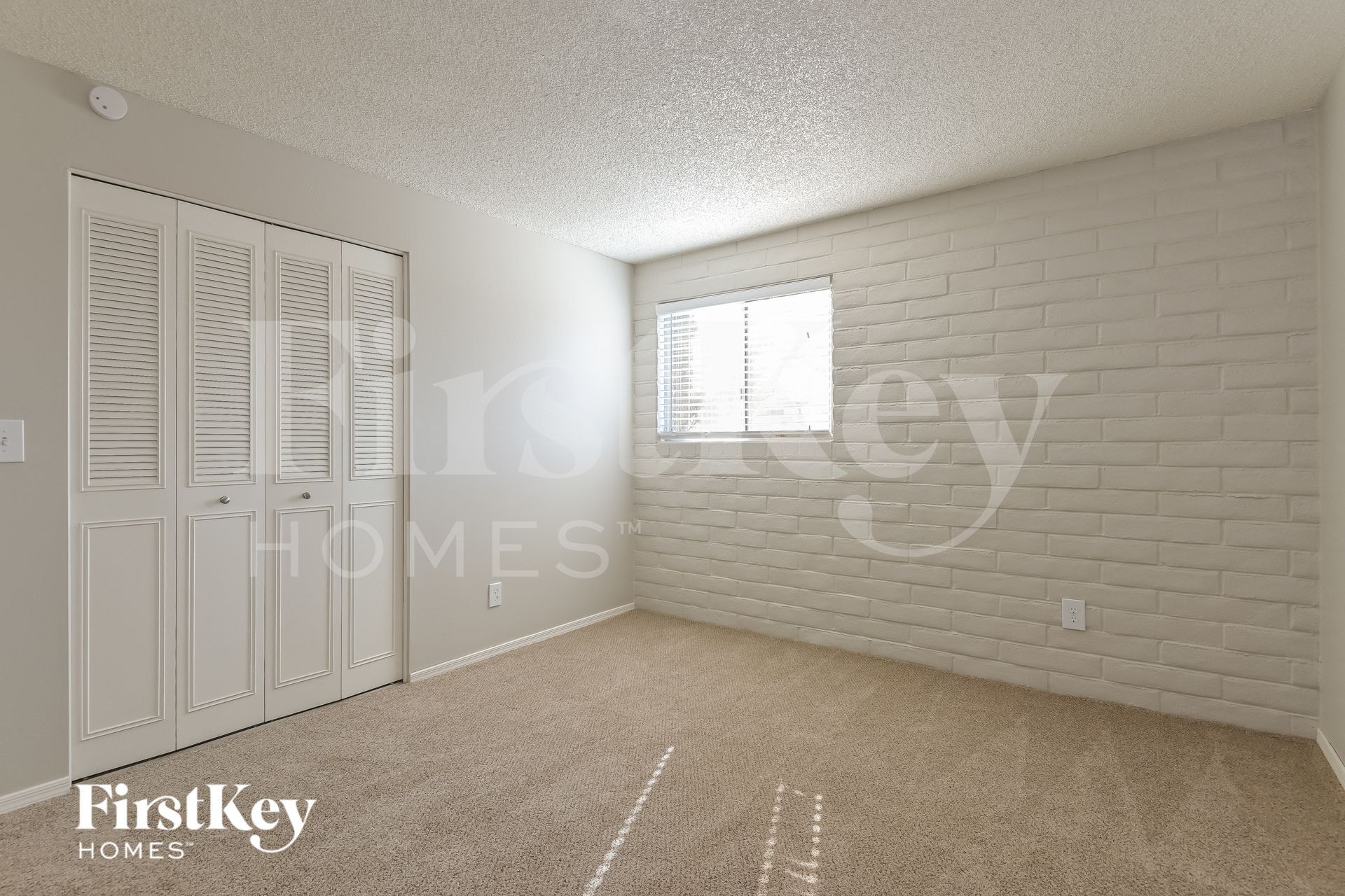 Building Photo - 680 N Mann Ave