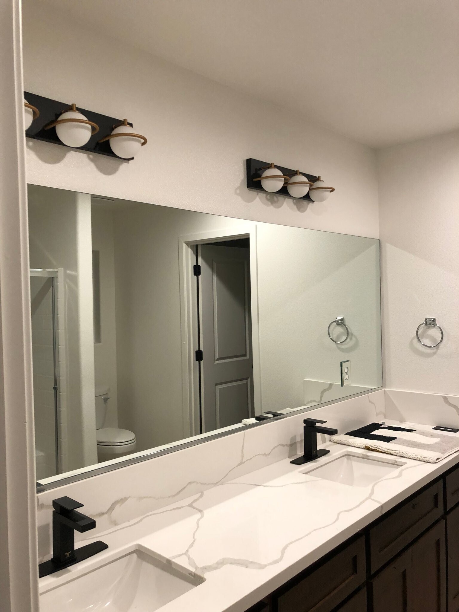 Building Photo - 1833 Dry Creek Ct