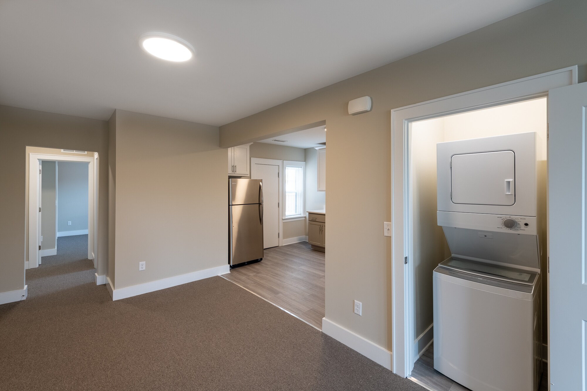 Building Photo - 2571 S Kinnickinnic Ave