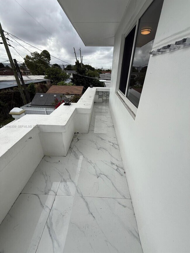 Building Photo - 730 Curtiss Dr