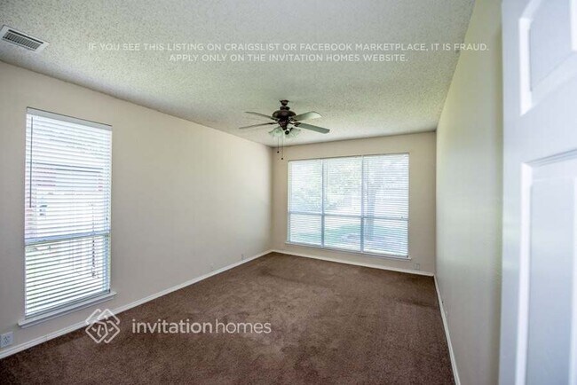 Building Photo - 2612 Briarcrest Dr