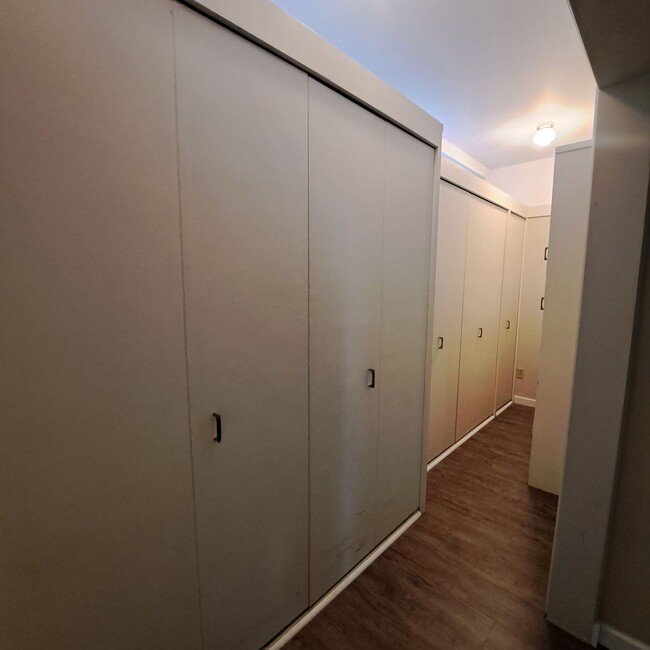 Building Photo - Country Club Terrace Condo