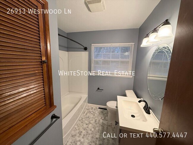 Building Photo - 26913 Westwood Ln