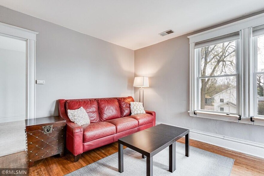 Building Photo - 1113 26th Ave NE