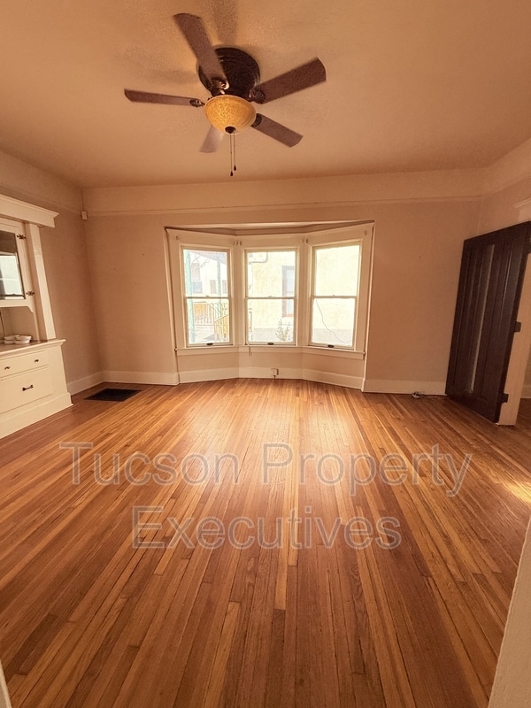 Building Photo - 340 S Scott Ave