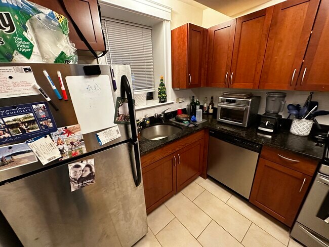 Building Photo - 29 Glenville Ave